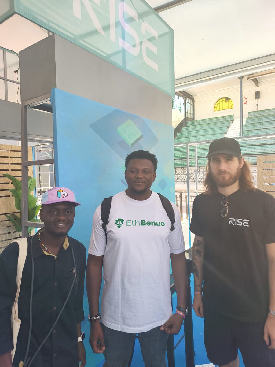 scarfacedoteth's tweet image. Visited the Rise Blockchain booth at @EFDevcon today, got a firsthand look at how the @risechain is innovating in Web3 and on-chain finance. 

Builders in action, ideas coming to life.

Can already see why this team is one to watch.