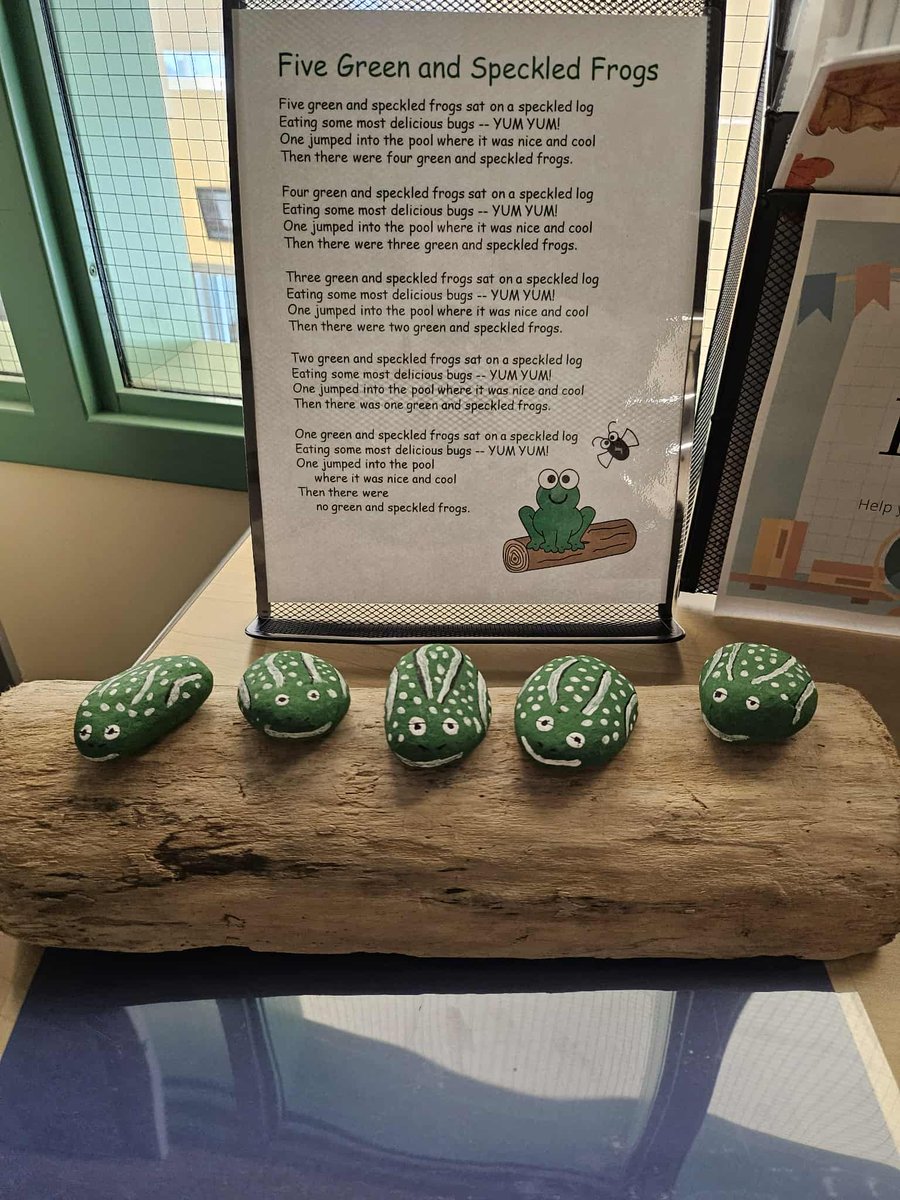 AuroraLee's tweet image. OMG someone give me my headphones. I have "Five Green and Speckled Frogs" stuck in my head. 🤣
🐸🐸🐸🐸🐸

#HazardsOfTheJob #Halp