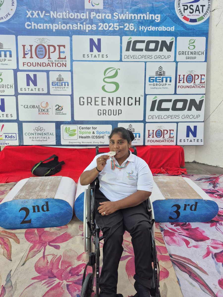 zeerajasthan_'s tweet image. #Pali #रोहट की बेटी पप्पू देवासी ने रचा इतिहास

@Palisandeep_ @BalaramHarawas #LatestNews #RajasthanNews #RajasthanWithZee