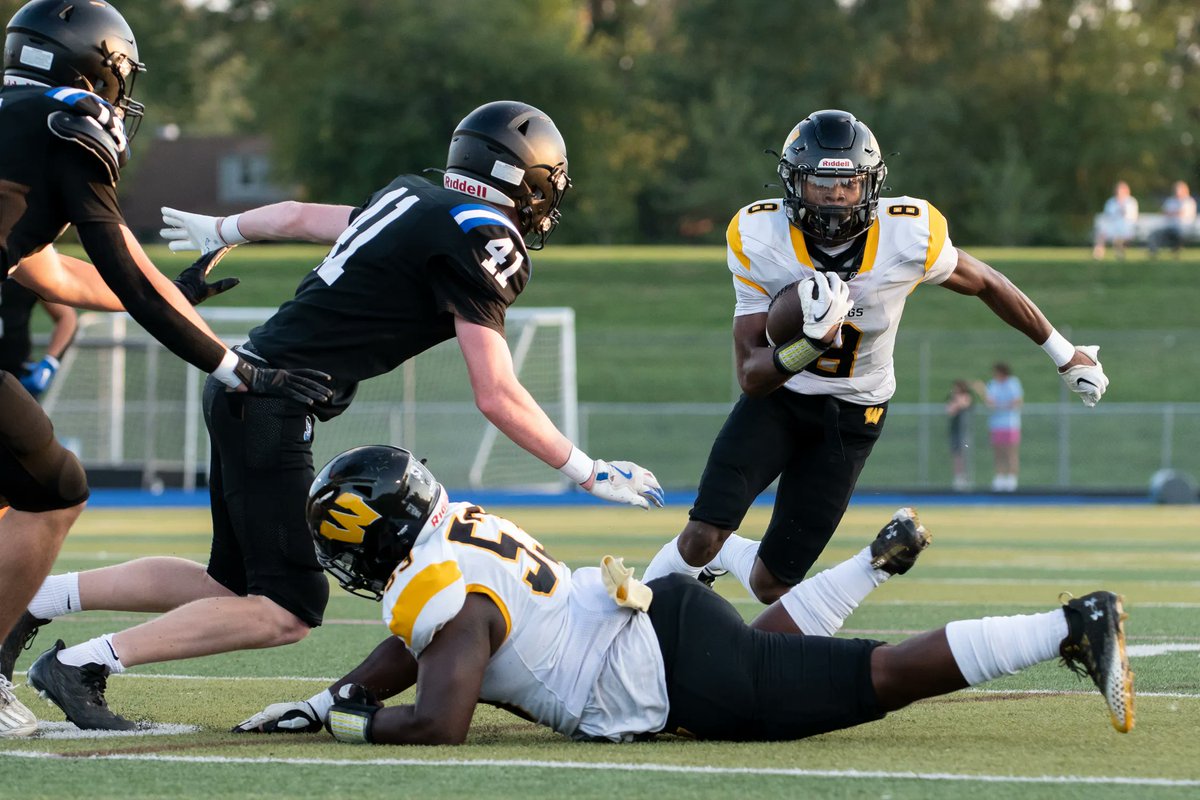 TomMoorePhilly's tweet image. Poll: Vote 4 our top football unsung hero: bit.ly/3LNNGnd @NorthPennKnight @pennsburyfb @NeshSkinsNation @PHS_RAMSFB @QPantherFB @westcbfootball @CBEastFootball @CBSouthFootball @UMGoldenBears @AW_VikingsFB @LaSalleFball @WTHS_Sports @CRSFootball @SoudyFB @Owls_Athletics