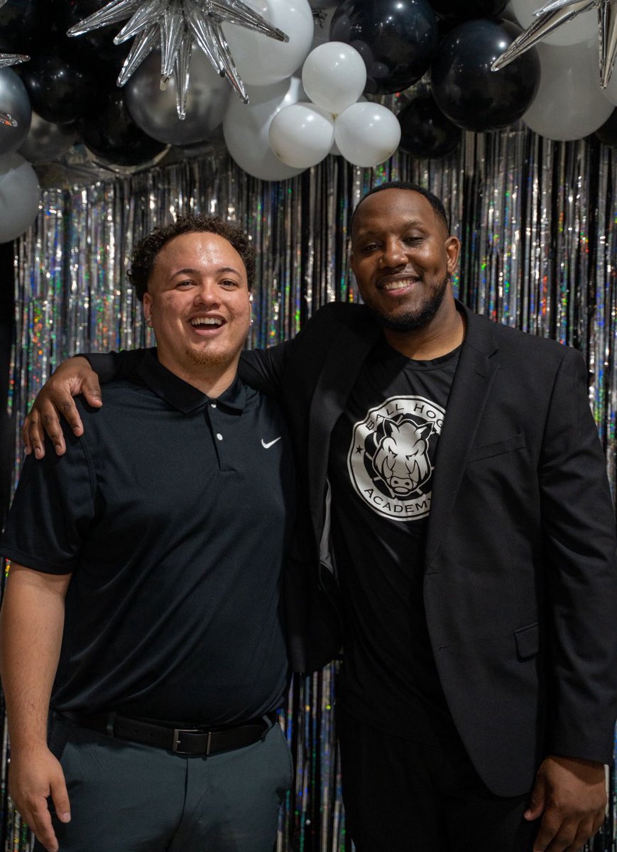 Coachbhogg's tweet image. The Good News ✝️

Are you paralyzed by fear… or powered by faith?
#FaithOverFear

Watching my brother, @dreriney Riney walk in his purpose as he coached his first varsity game was nothing but Faith in Action! 

When Dre took the Alton Girls Head Coaching job, it hit me hard but…