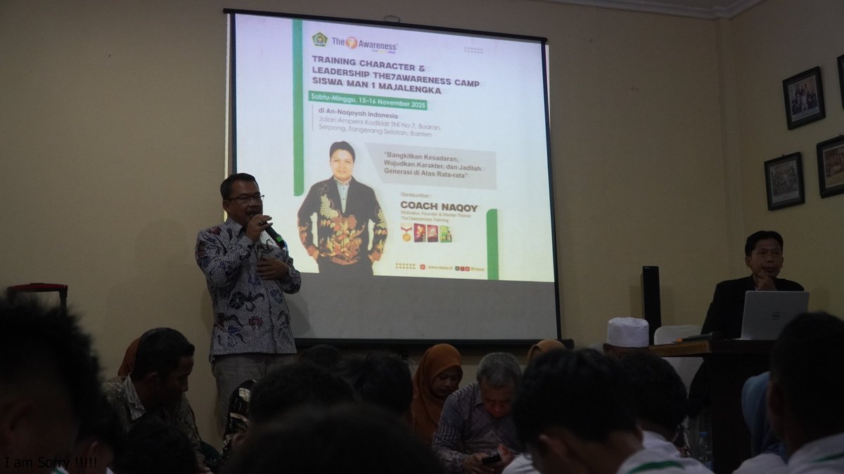 3. Kepala sekolah MAN 1 Majalengka membuka acara dihadapan 100 siswa tentang pentingnya hari ini di NAQOY CENTER, Perjalanan selama 4 jam harus membawa hasil . Karakter unggul adalah hal penting dalam rangka menyiapkan kesuksesan diluar akademik #motivasi #naqpy #man1majalengka