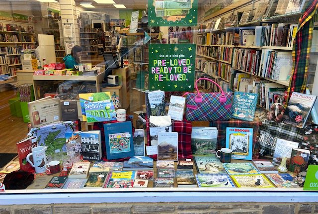 OxfamHexham's tweet image. Celebrating Scotland in our window 
on this St Andrews Day
#Oxfam #Hexham #WindowsOnWednesday