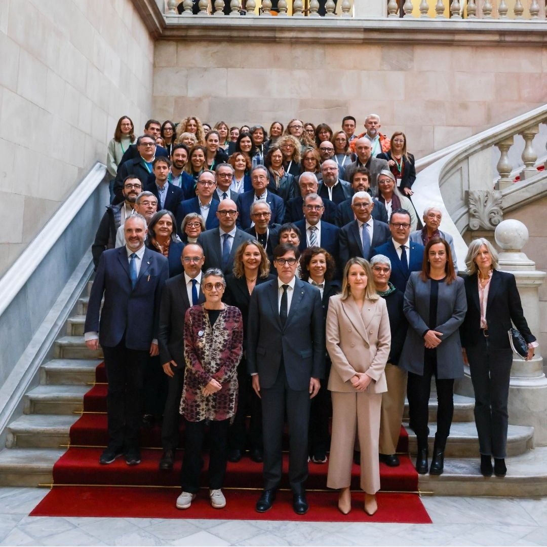 dsocialscat's tweet image. El @parlamentcat ha fet avui un pas important per integrar els sistemes social i sanitari.

Neix l&apos;agència #AGAISSCat per planificar, dirigir, coordinar i impulsar el desplegament de l’atenció conjunta a tot el territori, amb la participació dels ens locals.