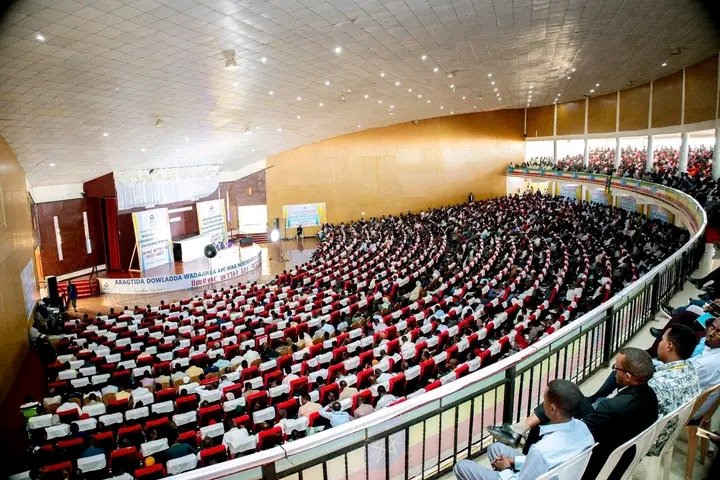 WarfaafintaDDS's tweet image. urban development, and tourism through the vision of mademer government . Together, we are shaping a prosperous future! #ProsperityParty #MademerVision #DevelopmentForAll