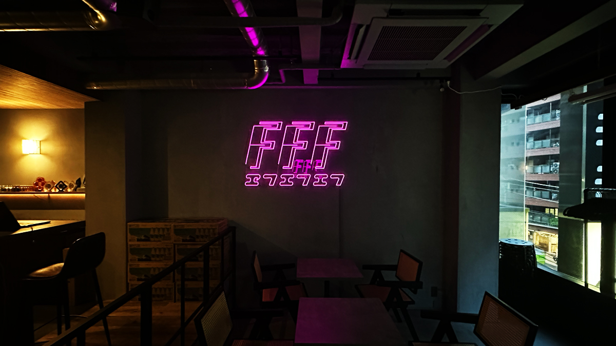 bloggers_bar's tweet image. 本日（11/22）FFFは20:00より営業しております！
バーテンダーは【かえで】です！
・恵比寿駅より徒歩5分
・毎日20:00〜4:00まで営業
・時間無制限の飲み放題が3500円
ご来店をお待ちしております！