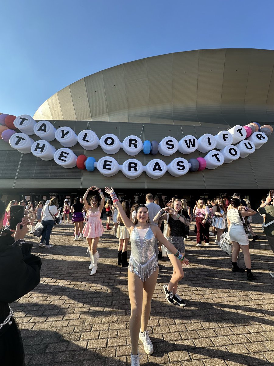 It was rare, I was there🥹 #TSTheErasTourHolidayCollection <a href="/taylornation13/">Taylor Nation</a>