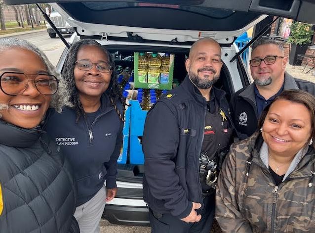 A huge thank you to EPD and our incredible community for supporting The C&amp;W Market Foundation this holiday season! 💛

Thanks to your generosity, families in need will enjoy holiday meals. Community members dropped off donations at EPD, and with the help of dedicated EPD staff,
