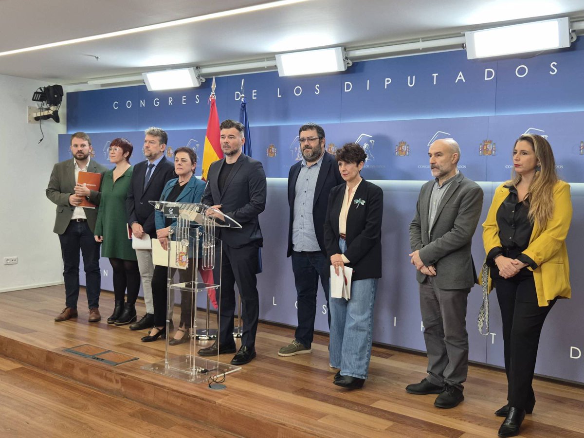 ERC, Comuns, Bildu, PNB, BNG, Més per Mallorca i Compromís impulsem una llei de plurilingüisme per garantir que tota la ciutadania pugui relacionar-se amb les institucions de l’Estat en qualsevol d les llengües oficials, assegurant-ne la plena validesa jurídica. Un pas important