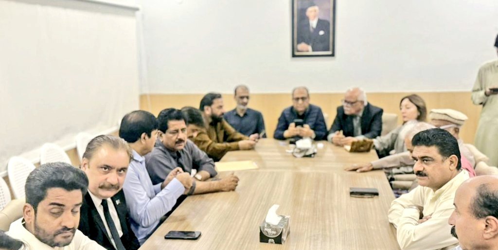 ShakeelChPPP's tweet photo. پاکستان پیپلز پارٹی کراچی کا اجلاس ڈویژنل صدر و صوبائی وزیر سعید غنی کی زیرصدارت منعقد ہوا
اجلاس میں 58ویں #یوم_تاسیس کے حوالے سے فیصلے
ملک بھر کی طرح #شہر_قائد میں بھی شایان شان انداز میں منانے کی تیاریوں کا آغاز
#30_November
#Foundation_Day_PPP
#Long_Live_Bhuttoism https://t.co/VFNmxo6ueT