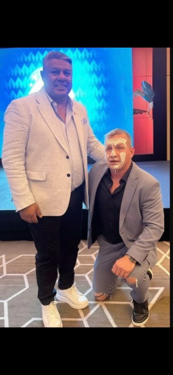 QuemeroD's tweet photo. Seguro que el presidente de Huracan ya debe estar haciendo el reclamo en AFA. 
Abelito en cada reunion de comite ejecutivo
#Huracán https://t.co/spRZ6FZkec