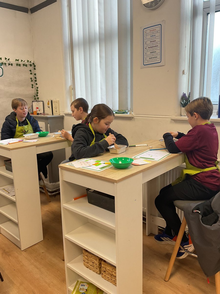 StCeciliascjs's tweet image. Year 6 had a fabulous time cooking the war time stew today!👩‍🍳🧑‍🍳🥘

Thank you to #foodforthough  for the best experience!