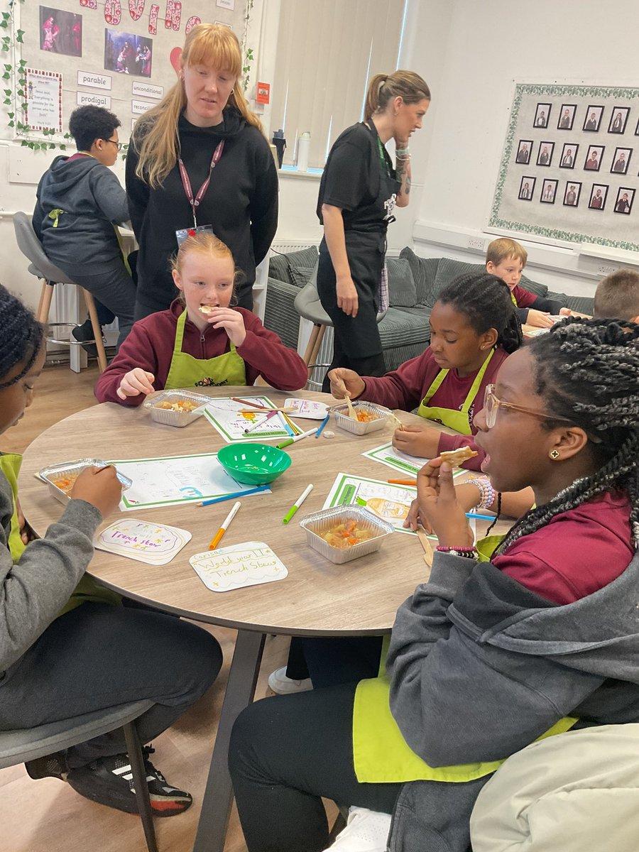 StCeciliascjs's tweet image. Year 6 had a fabulous time cooking the war time stew today!👩‍🍳🧑‍🍳🥘

Thank you to #foodforthough  for the best experience!
