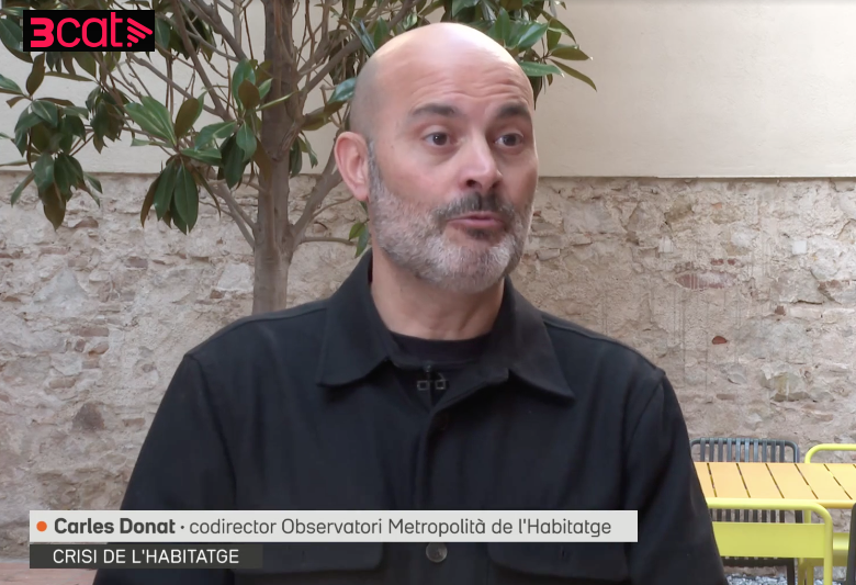 Geografia_UAB's tweet photo. @CarlesDonat de l'@OMHBcn i @Geografia_UAB al "Telenotícies comarques" d'avui (dimecres 19). @som3cat.
https://t.co/J5yGaX54p2 https://t.co/jwf4dNmCB9