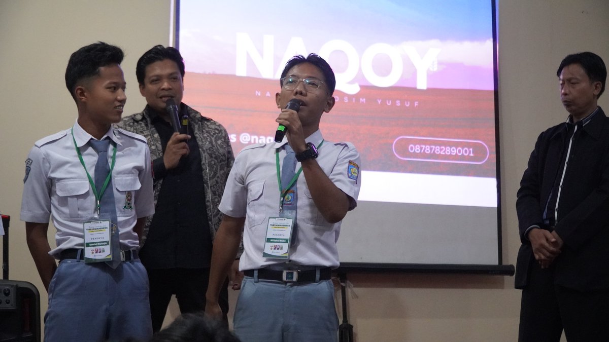 7. Suarakanlah hati nuranimudek, dengarkan dan kerjakan , itulah pesanku hari ini untukmu yang kelas menjadi pemimpin masa depan #naqoy