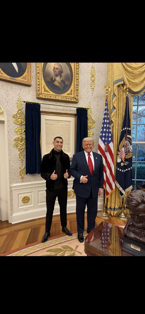 MnasriOns's tweet photo. @WhiteHouse @Cristiano https://t.co/RwFa20YkSJ