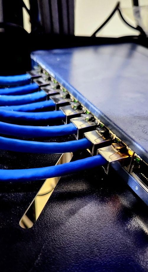 prooqllc's tweet image. Conectamos tu negocio al futuro con cableado estructurado profesional y eficiente. En PROOQ S.A. garantizamos una infraestructura tecnológica sólida para que tu empresa funcione sin interrupciones. ⚙️💻 ¡Contáctanos y potencia tu conectividad! #PROOQ #Panamá #CableadoEstructurado