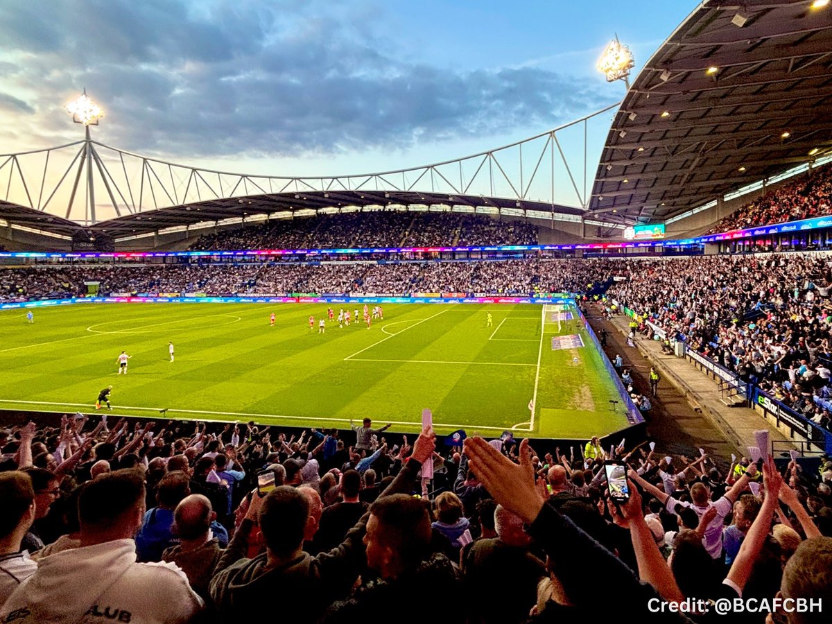 FanHub's tweet image. Bradford City will be backed by 5,000 Bantams for their trip to Bolton tomorrow - a sold out away end. 🐔

In total, over 25,000 fans are expected at the Toughsheet Community Stadium! 😮‍💨

What an atmosphere it’s going to be… 🤩

#BCAFC #BWFC