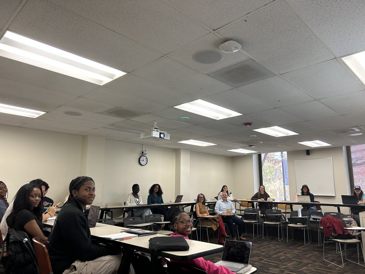 EmoryIAS's tweet image. Thanks to Matthew Carotenuto,
Professor of History, Hanson Associate Dean of International and Intercultural Studies St. Lawrence University who stopped by to share information about the St. Lawrence Kenya Program, one of the longest-running U.S. study abroad programs in Africa.