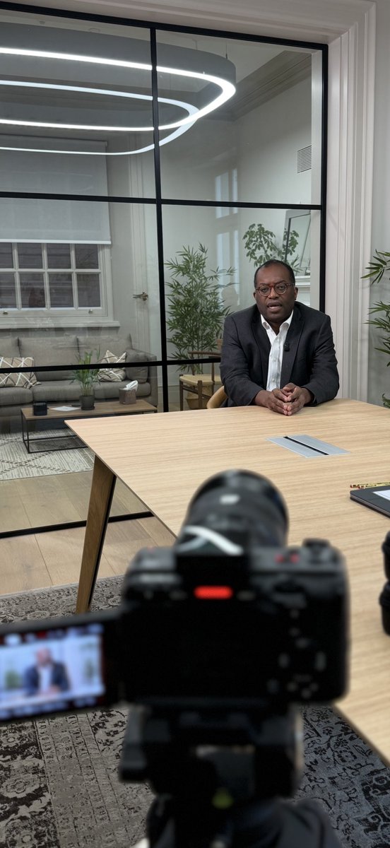 stack_BTCTC's tweet image. We checked - he is definitely breathing, walking and talking. I looked closely - he blinks, he’s not AI. Real @KwasiStackBTCTC . Real Bitcoin strategy. 

All announcements will be premiered to registered users - stackbitcoin.co.uk

#stackbitcoin