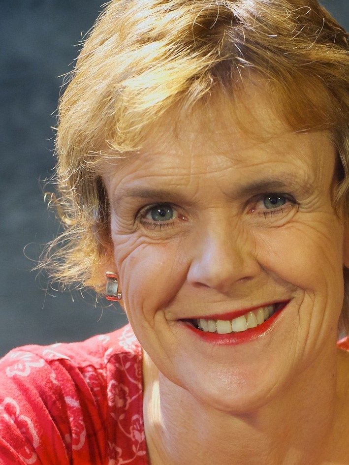 LitHull's tweet image. 25th Nov
From the Pillory to the Prison Cell
Ginny Davis
Ginny is a former practising barrister who has spent a lifetime in the law.
Her talk charts the history of how criminals have been punished in England and Wales from the sixteenth century to the present day.
@GuildhallHull