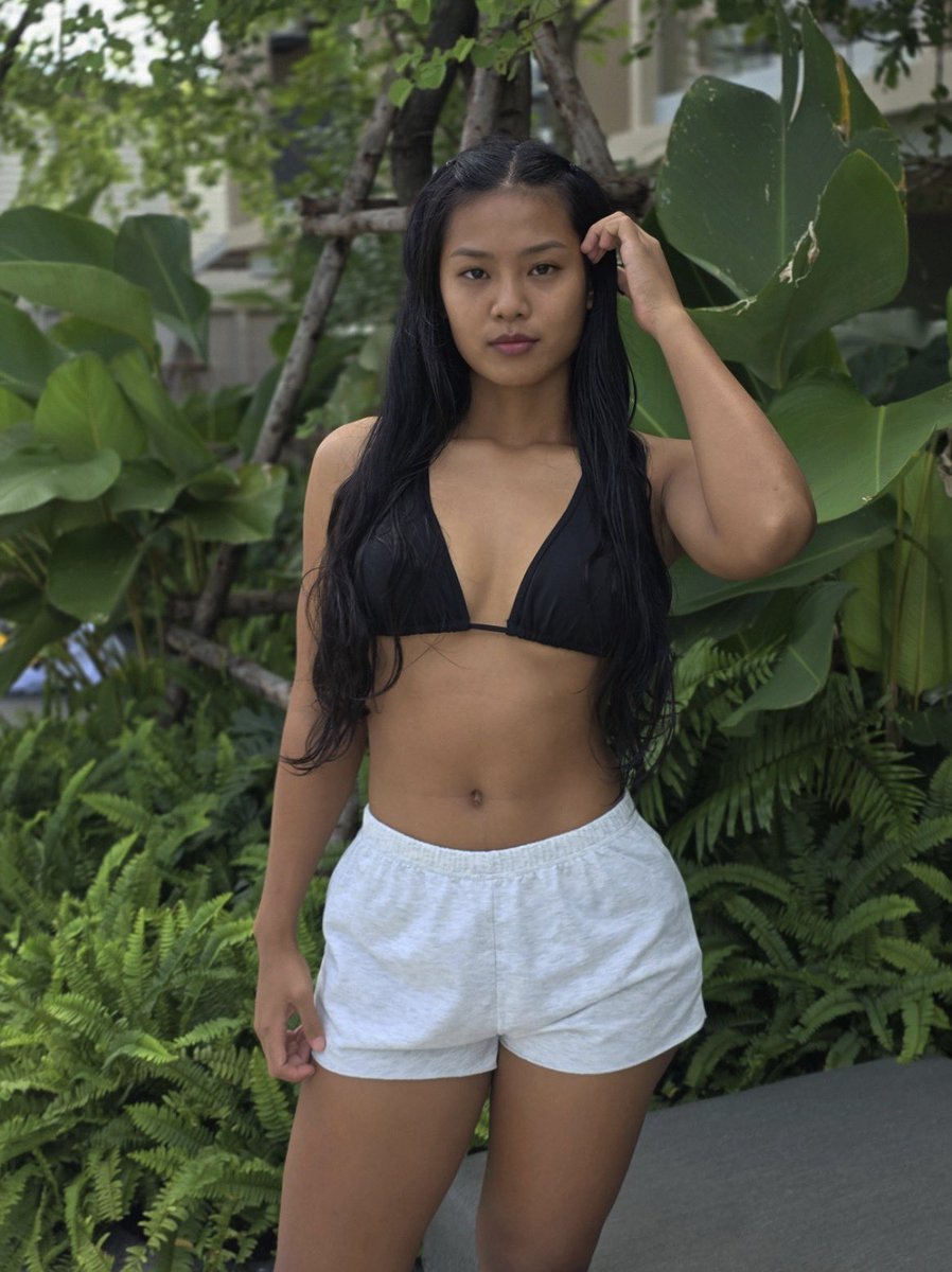 itzlinazhao's tweet image. would you date me?