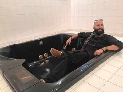 jokkeerrr2's tweet image. گٹر کی پیداوار سنا ہے دوبارہ گٹر میں چلا گیا ہے یہ تو پہلے بھی انہی کا ہی تھا یہاں پر تو تھوڑی سی شہرت کمانے کے لیے ایا تھا

@WajSKhan