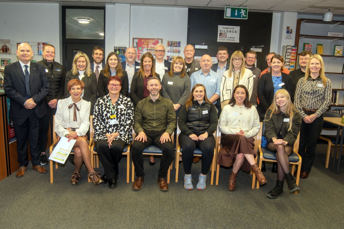Delighted to be back <a href="/pcportadown/">Portadown College</a> to help with their Interview Skills Day 📜✍️
Furthermore to host a round of MMI Interviews for Medicine and Veterinary Medicine applicants.
#PayItForward