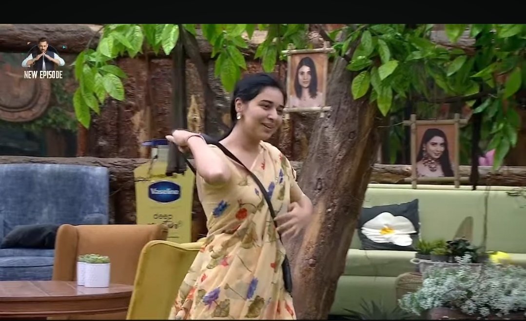 im_akshat2119's tweet image. Guys she&apos;s so excited for her mom.. Kaun jaa rhe hai Tanya ki family se??

#TanyaMittal #BiggBoss19