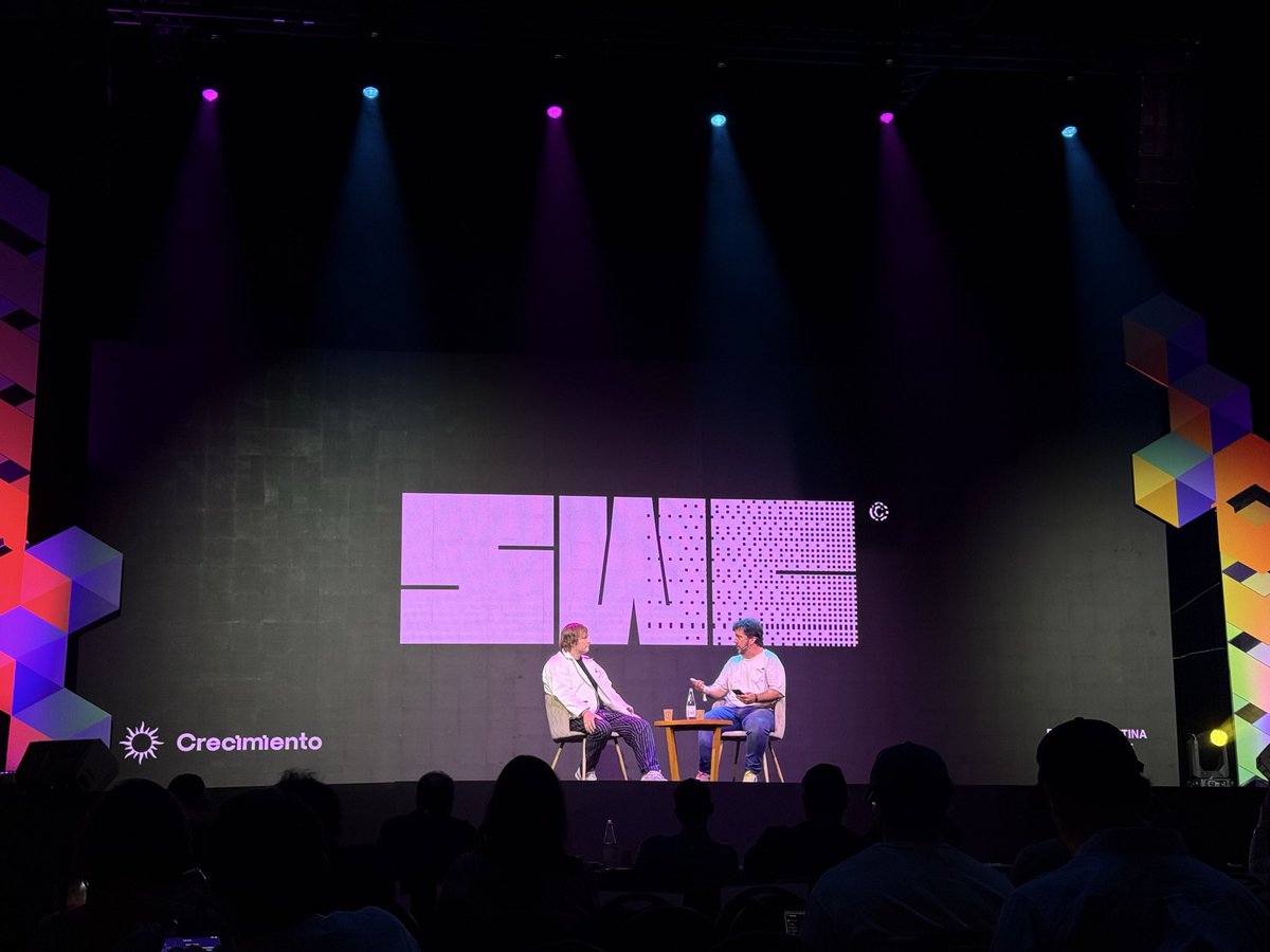 22studio_io's tweet image. @StaniKulechov (@aave ) × @mbeaudroit (@belo_app) at Startup World Cup — visual identity crafted by 22 Studio in collaboration with @crecimientoar 🤘🏼#DevconnectArg