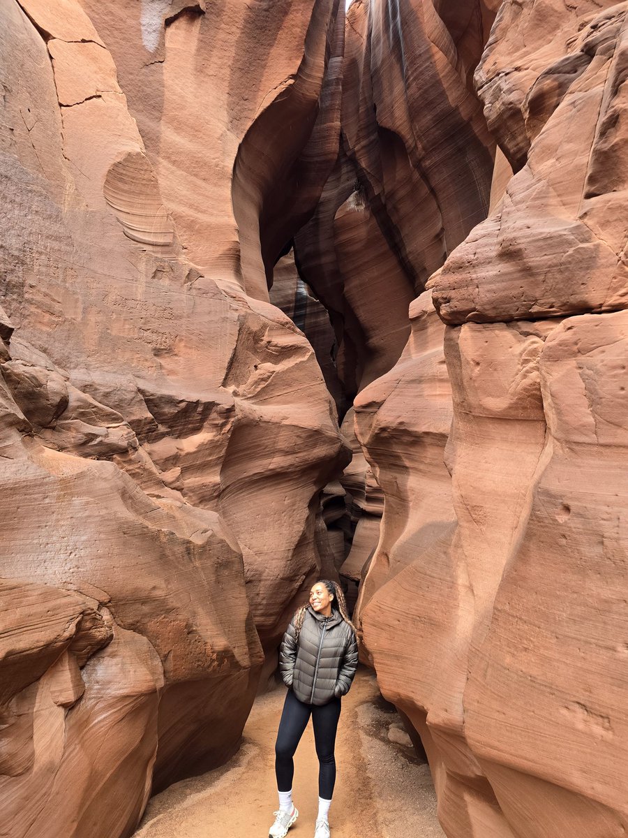 Caribbean Girl Experiencing The World tweet media