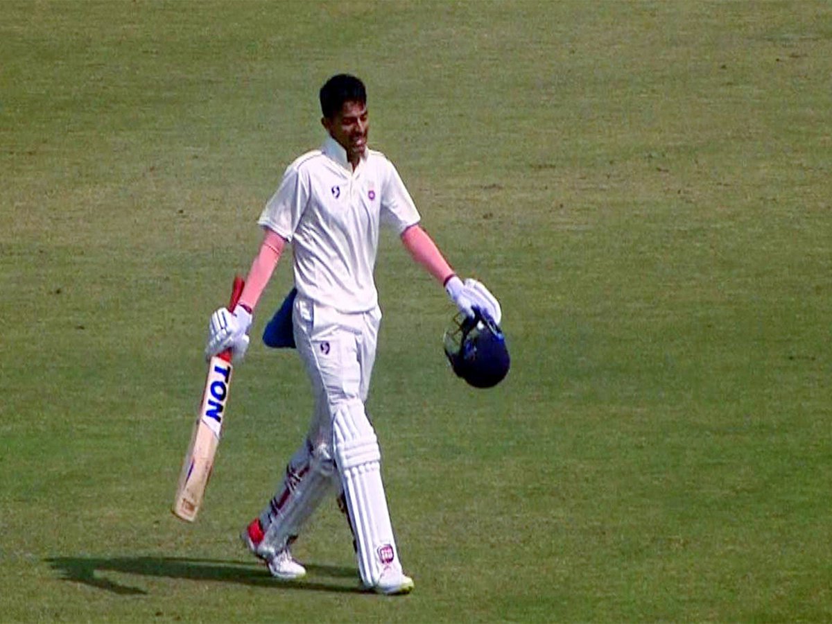 ani_digital's tweet image. Ranji Trophy: Rinku Singh, Yash Dhull take UP, Delhi to resillient draws; Samad stars in J&amp;amp;K&apos;s win

Read @ANI Story | aninews.in/news/sports/cr…
#RanjiTrophy #RinkuSingh #YashDhull #cricket #TeamIndia