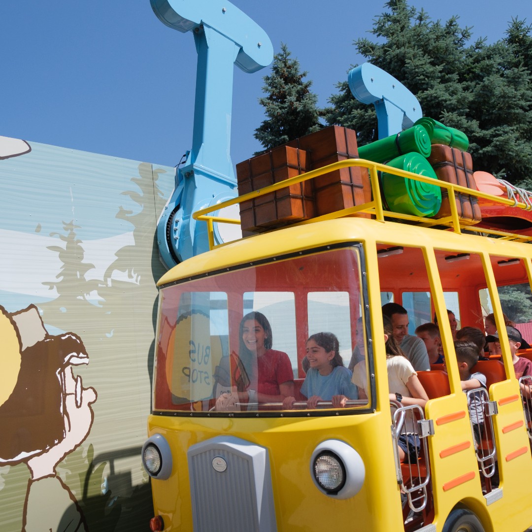 It might be school season, but we really wish we were riding this bus instead... 🌞🚌 #missingsummer #summervibes