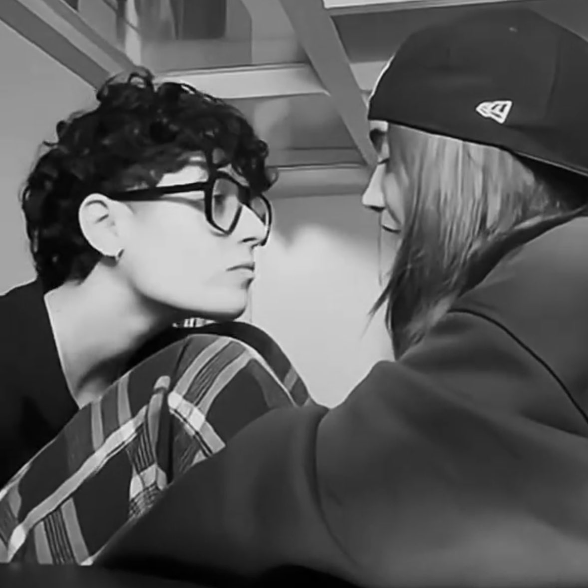 cyberdreeam's tweet image. stringimi forte, amore
stringimi forte e non sentirò
più niente ma solo il tuo cuore, 
e dimmi che hai capito pure te
che non c&apos;è mai una fine.
- Modà

#senzagnocca #Antonia #senzacri