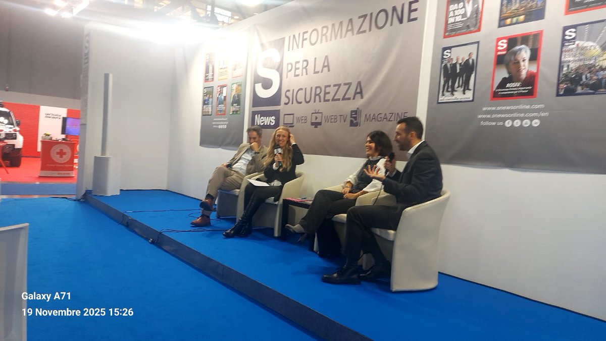 domenicoraguseo's tweet image. A #fierasicurezza,nella Tavola Rotonda di @SNewsOnline ,un futuro in cui la digitalizzazione è irreversibile e la resilienza cyber diventa essenziale.Normative come #NIS2 #DORA spingono le aziende verso ecosistemi sicuri e sostenibili. #cybersecurity #IoT @Ieraci89M @Exprivia_CY