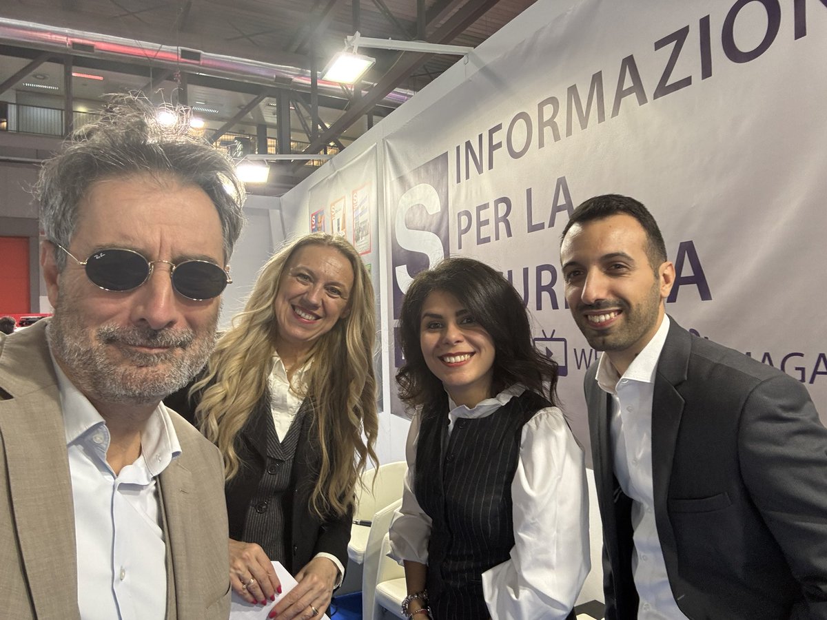 domenicoraguseo's tweet image. A #fierasicurezza,nella Tavola Rotonda di @SNewsOnline ,un futuro in cui la digitalizzazione è irreversibile e la resilienza cyber diventa essenziale.Normative come #NIS2 #DORA spingono le aziende verso ecosistemi sicuri e sostenibili. #cybersecurity #IoT @Ieraci89M @Exprivia_CY
