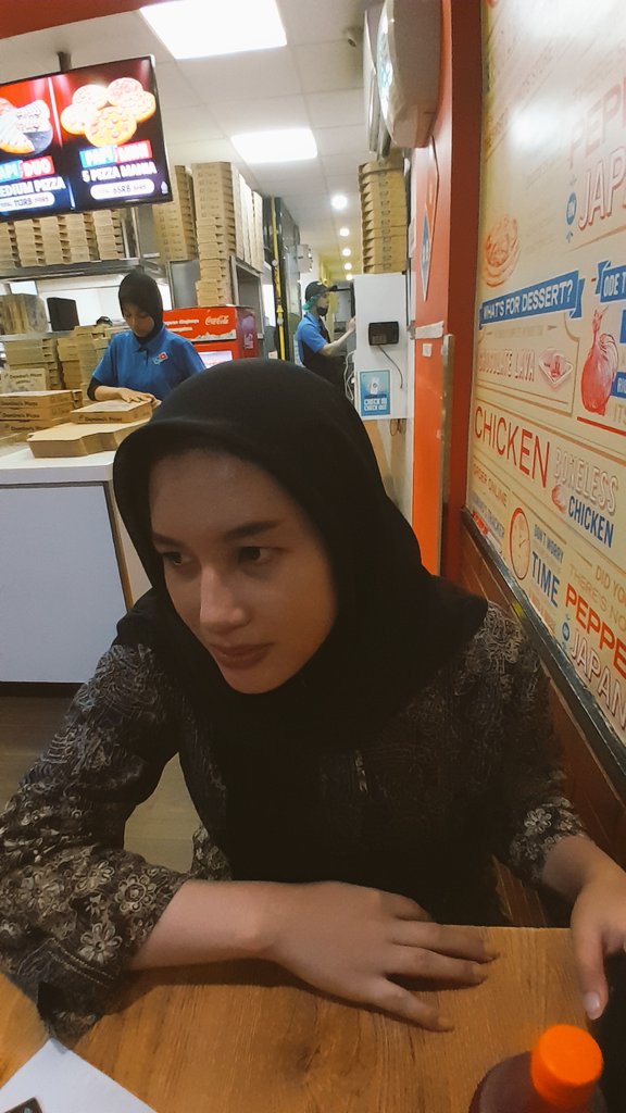 S3CTUMS3MPRAAA's tweet image. tatapan tajam ferdin zaluhu.