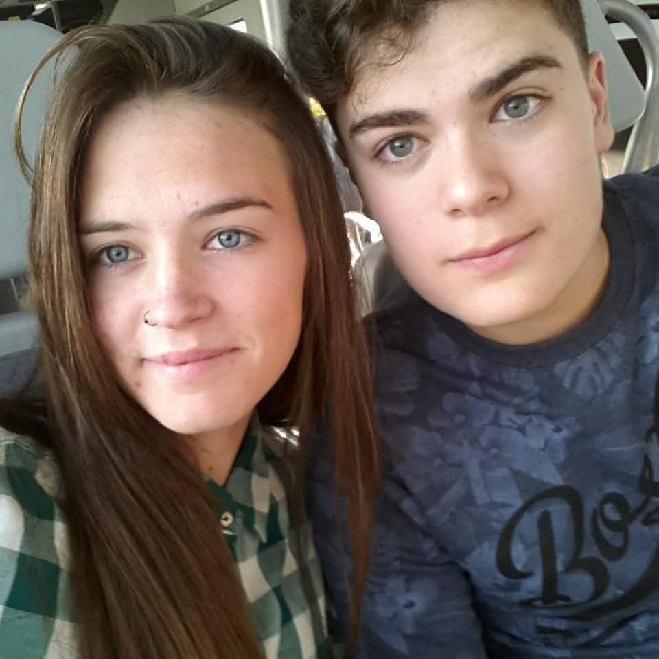 Kamoleonica's tweet image. Fotos de Darío y Almudena en 2015

NUNCA le des una oportunidad a un feo, luego va a la isla y mira como te lo paga. 

#LaIslaDeLasTentaciones9
#LaIslaDeLasTentaciones 
#LaIslaDeLasTentaciones8