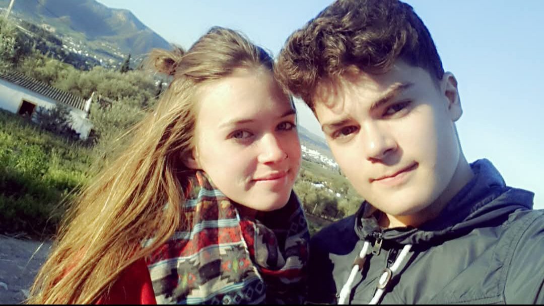 Kamoleonica's tweet image. Fotos de Darío y Almudena en 2015

NUNCA le des una oportunidad a un feo, luego va a la isla y mira como te lo paga. 

#LaIslaDeLasTentaciones9
#LaIslaDeLasTentaciones 
#LaIslaDeLasTentaciones8