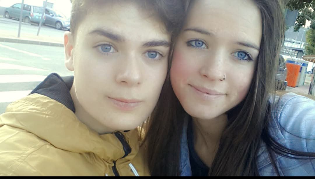 Kamoleonica's tweet image. Fotos de Darío y Almudena en 2015

NUNCA le des una oportunidad a un feo, luego va a la isla y mira como te lo paga. 

#LaIslaDeLasTentaciones9
#LaIslaDeLasTentaciones 
#LaIslaDeLasTentaciones8