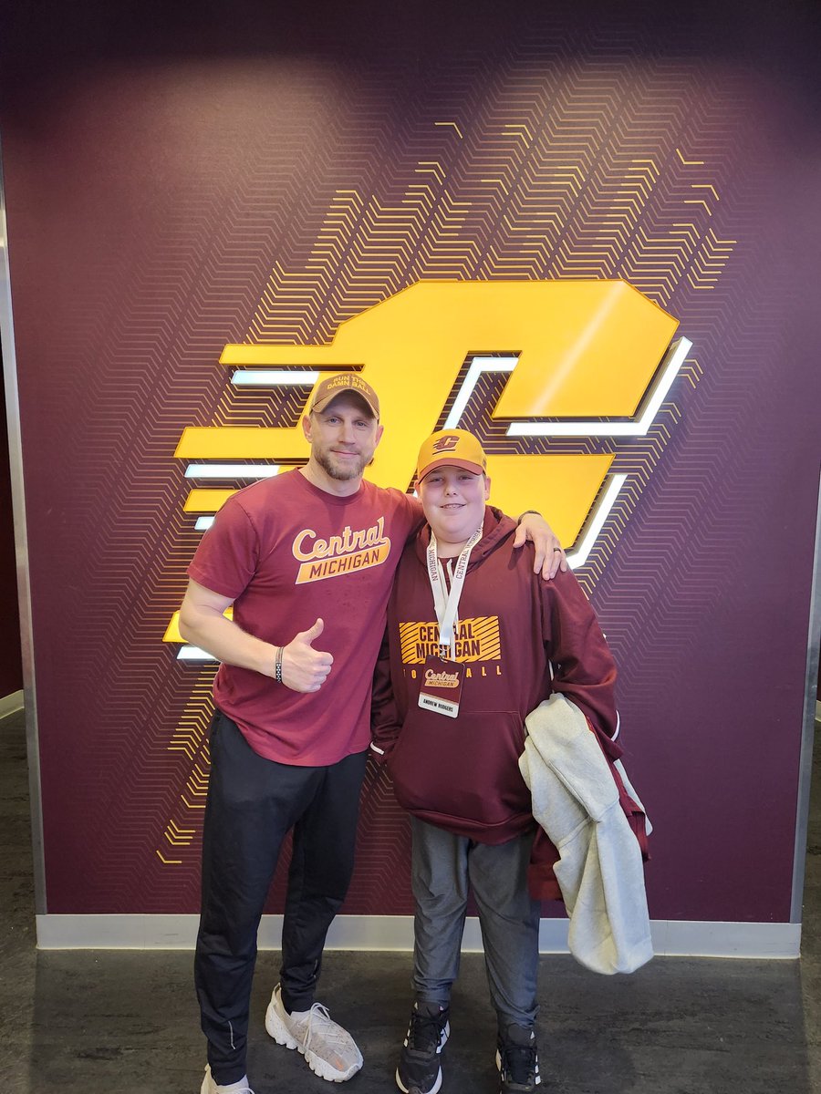 mattrodg31's tweet photo. Happy Birthday to my son Andrew!!!! He loves his @CMU_Football family!!! Fire up Chips and #BeatKentState !!!! https://t.co/vwZUVJChpz