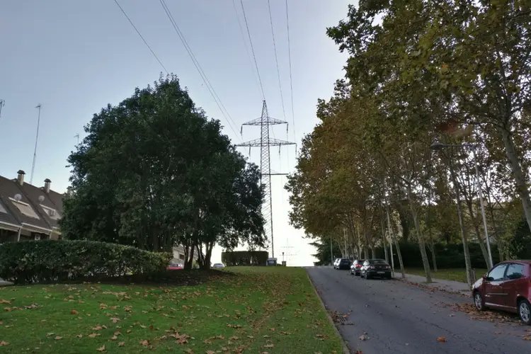 Nova estratègia per desplaçar la línia d'alta tensió de Can Fatjó, que continua sense data concreta

▶️radiorubi.cat/news/nova-estr…

#Rubicity