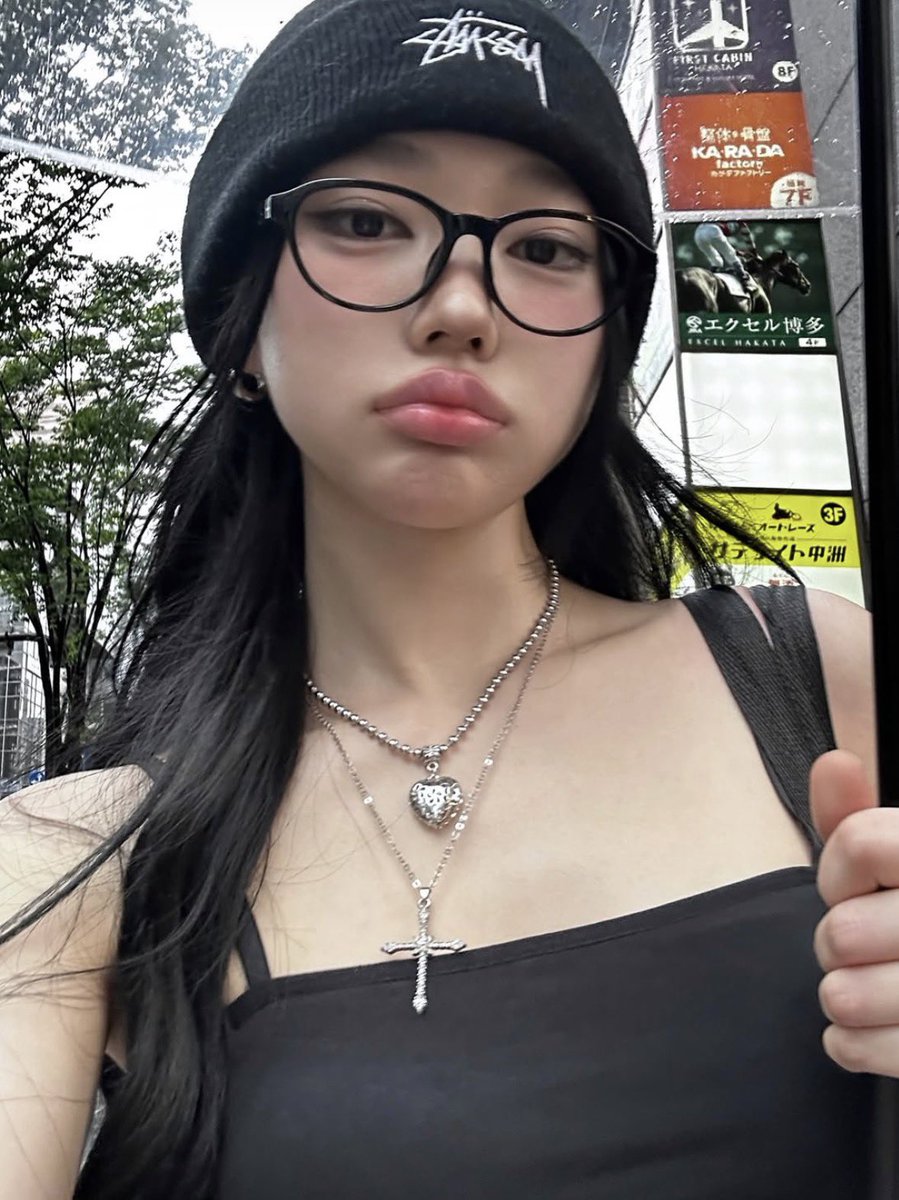 lserburial's tweet image. Goodmorninggg tl today’s a horrible day because I know I fucked up that exam that sheet had nothing useful on it I was set up I’m dropping out ti be a stripper I can not but I went to a cafe to mope around …. 🙁