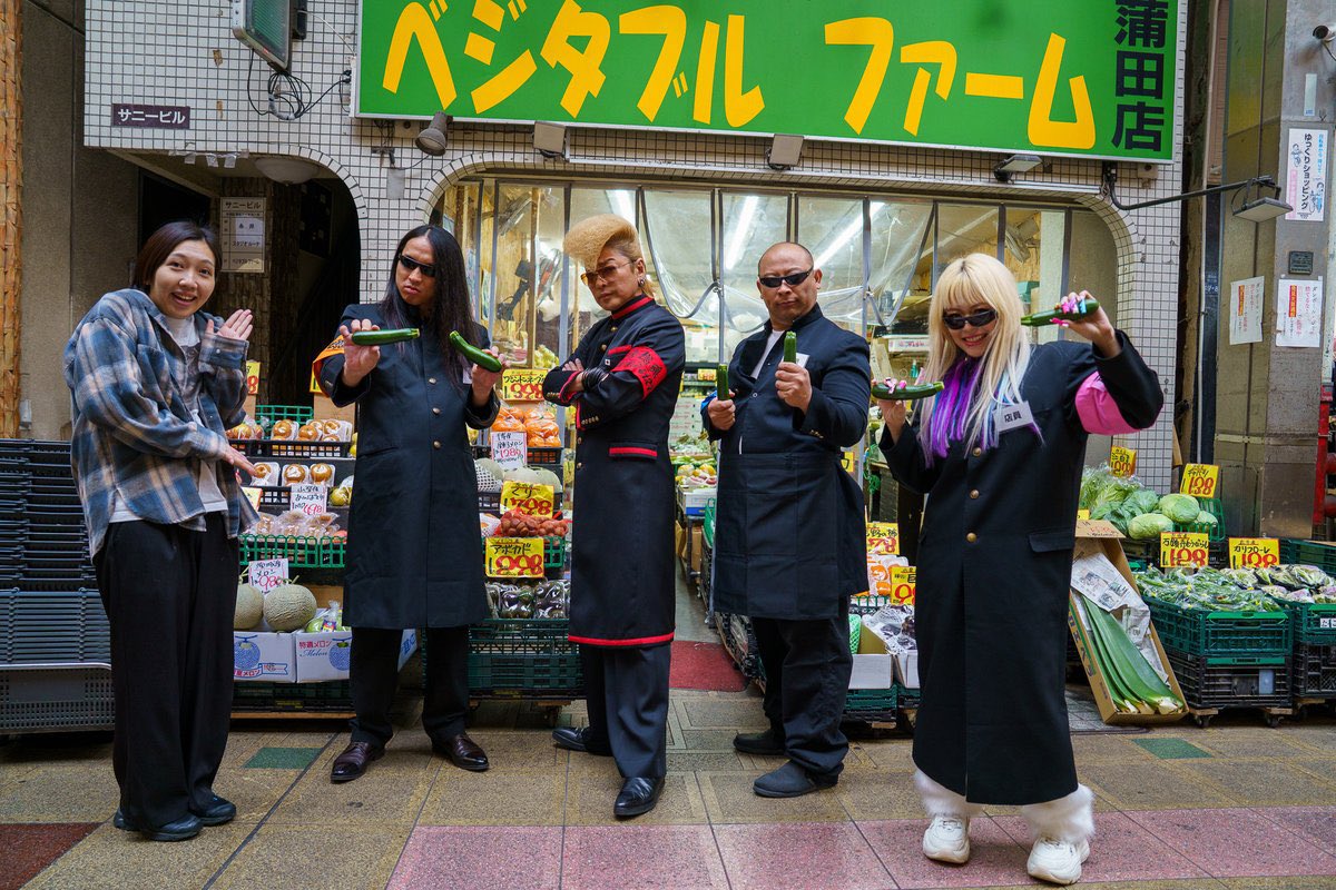 みちおさん💖🪽電波ジャックお疲れ様でした💖💖💖💖💖
いつも自分から撮らせてくださいってゆうことが多いので撮ろ〜って言ってくださって嬉しかったです💖💖😍トムブラウンさんとは
壁で2週連続学ランでヤンチャさせてもらってますWWWWWW最高❗️ 𝑩𝑰𝑮 𝑳𝑶𝑽𝑬_____👊