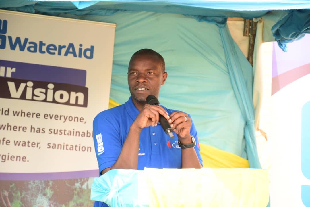 RADIOSALUS1's tweet image. Ubwo hizihizwaga umunsi mpuzamahanga w&apos;ubwiherero muri @Nyamagabe, ubuyobozi bw&apos;aka karere bwasabye abaturage kugira isuku n&apos;ubwiherero bwujuje ibisabwa.
Ni mu rwego rwo gukumira indwara zituruka ku mwanda.
#SalusAmakuru