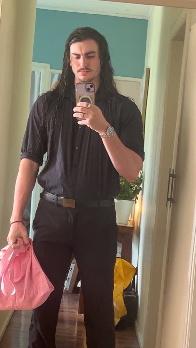 neegan005's tweet image. BOO 
Work fit goes crazy icl
#promotwt #moothunt