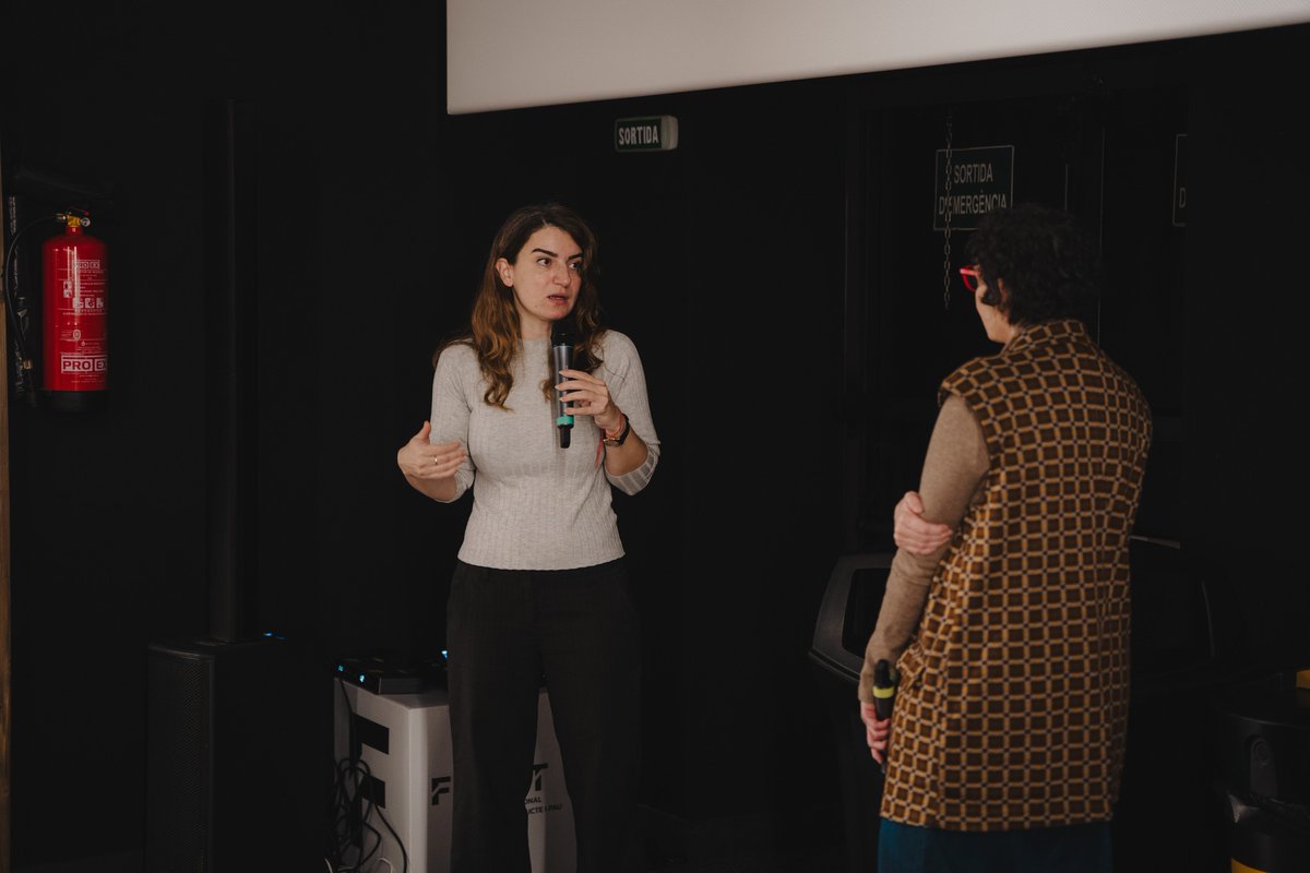 Mostra FRONT tweet media