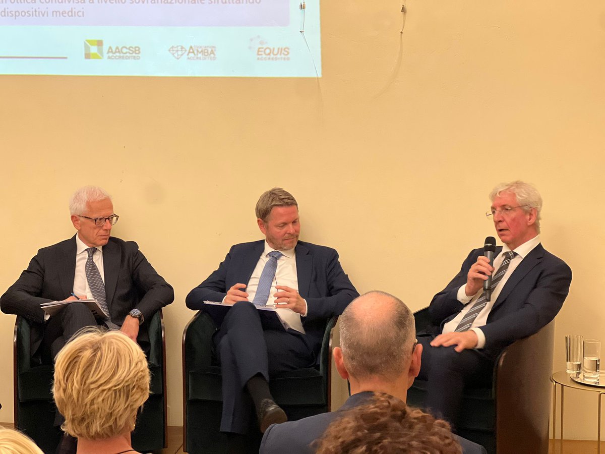 “Il settore farmaceutico ha tutti gli elementi per essere cosidderato un settore strategico, sia per i numeri sia perché direttamente collegato alla nostra qualità della vita” Andrea Pompermainer, Capo Ufficio III Direzione Generale per la promozione del sistema Paese, <a href="/ItalyMFA/">Farnesina 🇮🇹</a>