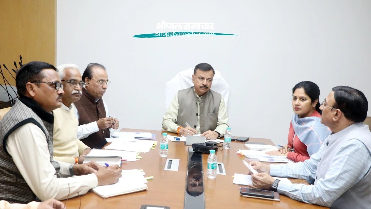 BhopalSamachar's tweet image. BHOPAL NEWS: मंत्रालय में शिक्षक कल्याण प्रतिष्ठान की राज्य स्तरीय समिति की बैठक
bhopalsamachar.com/2025/11/bhopal…
#MadhyaPradesh