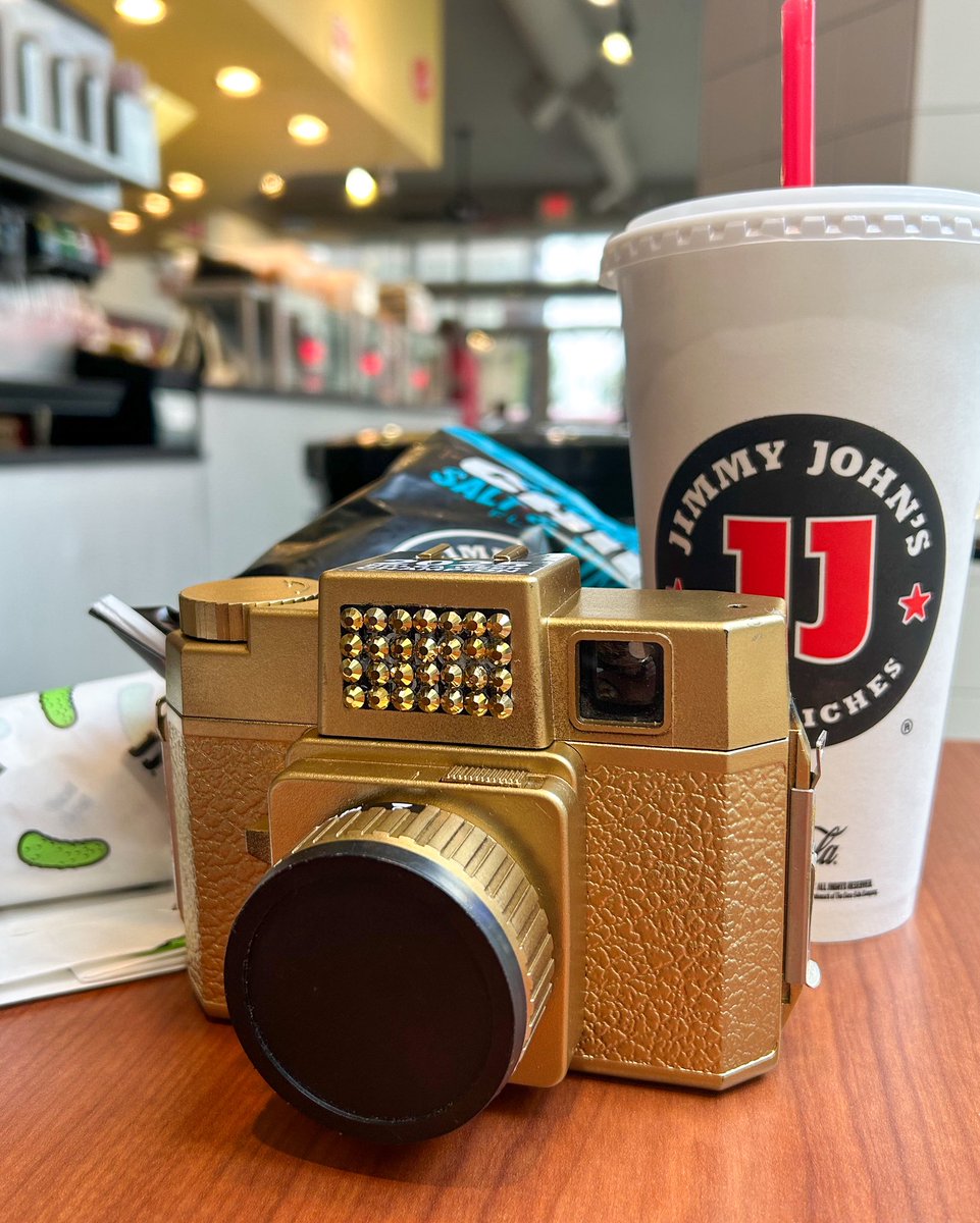 Mr. Holga tweet media